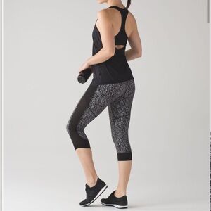 Lululemon Fit Physique Crop Pants Luon Suited Jacquard Size 2 Black White Pocket